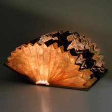 Accordion Book Lamp - Namban Screens of the World - Louvre Abu Dhabi