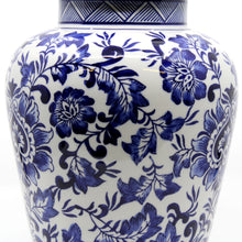 Blue and White Retro Ceramic Flower Vase (with lid)