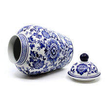 Blue and White Retro Ceramic Flower Vase (with lid)